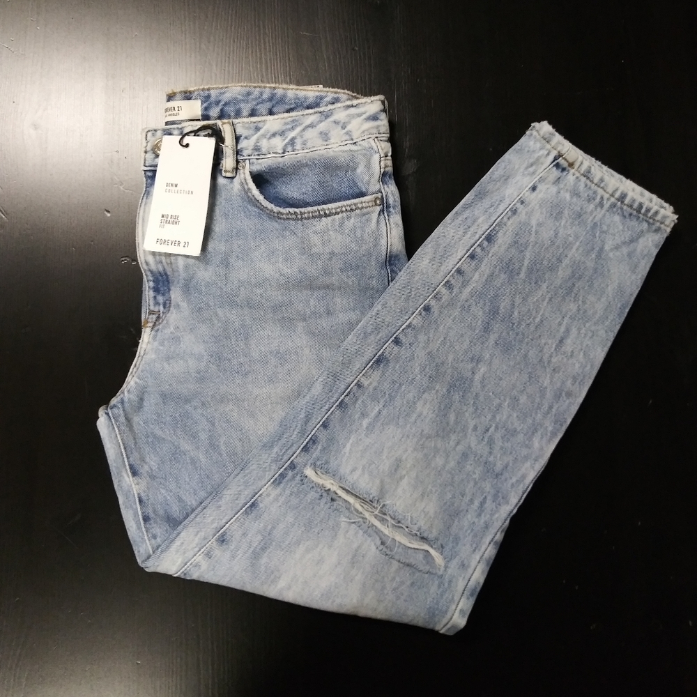 F21 | NWT Mid Rise Straight Fit Jeans - Picture 8 of 8